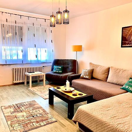 Apartman Danube Novi Sad Esterno foto