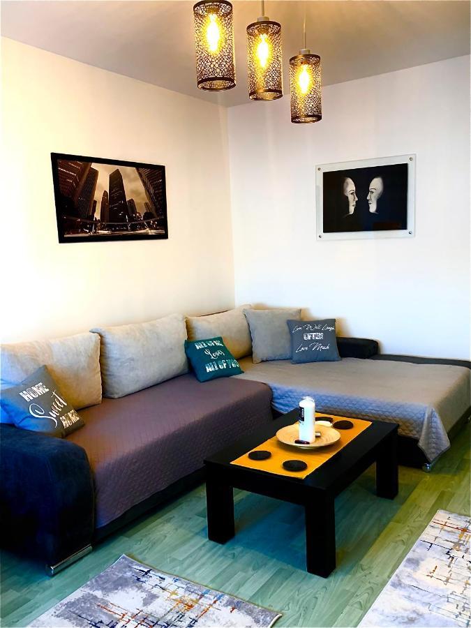 Apartman Danube Novi Sad Esterno foto