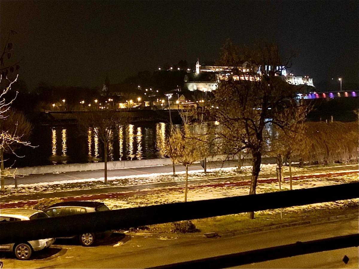 Apartman Danube Novi Sad Esterno foto