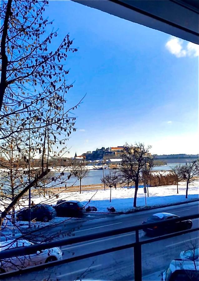 Apartman Danube Novi Sad Esterno foto